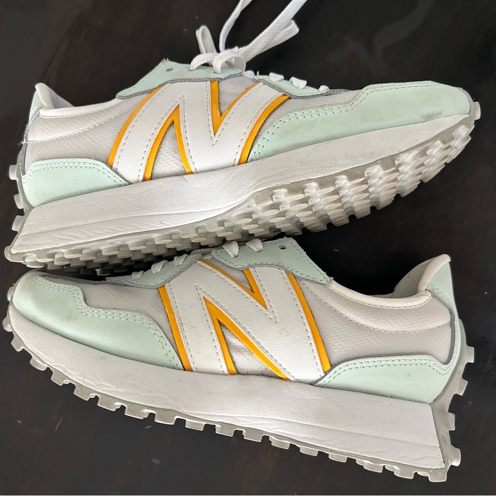 New Balance 327 Mint & Orange